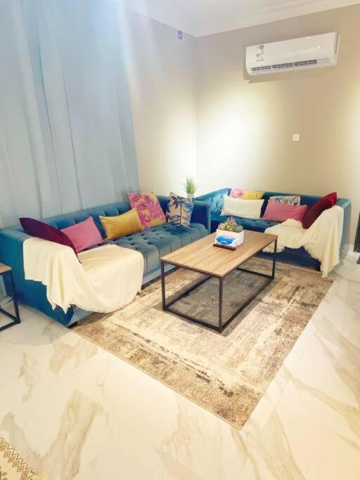 Apartment Smart Entry W Pvt Entrance 3b *
