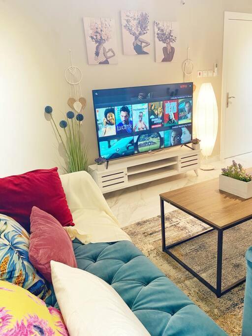 Smart Entry W Pvt Entrance 3b Apartment *