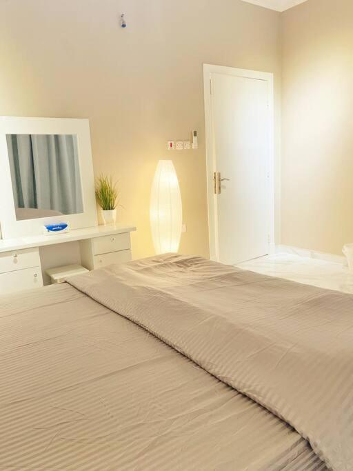 Smart Entry W Pvt Entrance 3b Apartment *