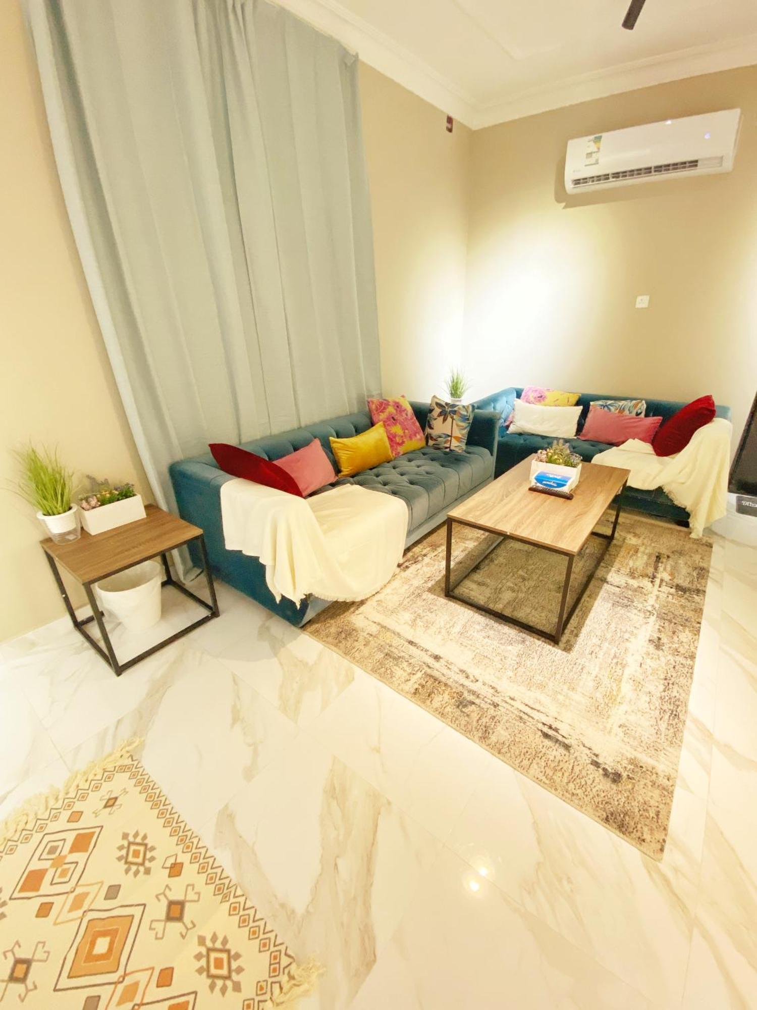 Smart Entry W Pvt Entrance 3b Apartment *